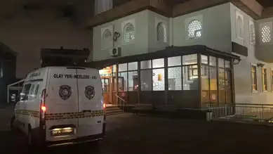 Camide Evsiz Kişi Ölü Bulundu