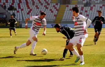 Karaman FK, Aksarayspor'a Ev Sahipliğinde Mağlup Oldu