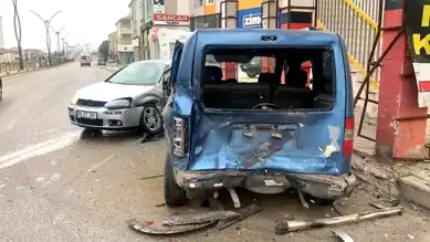 Karaman'da Buzlanma Kazası: Sürücü Yaralandı
