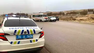 Karaman'da Minibüs-Otomobil Kazası: 1 Yaralı