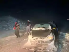 Dağ Yolunda Mahsur Kalanlar Kurtarıldı