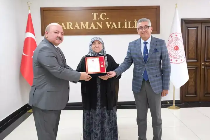 Hayırsever Vatandaşa Altın Madalya