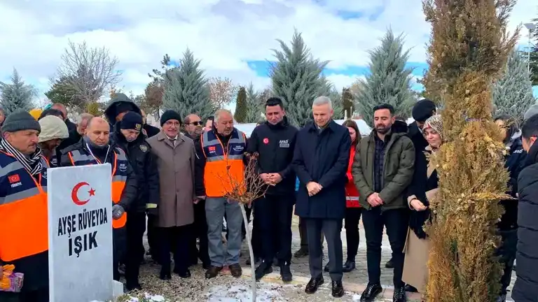 Karaman'da Deprem Yılı Dönümü Anması: Baba'nın Yürek Burkan Sözleri