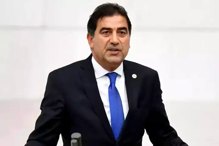 İYİ Partili Karaman, AK Parti MKYK'da!